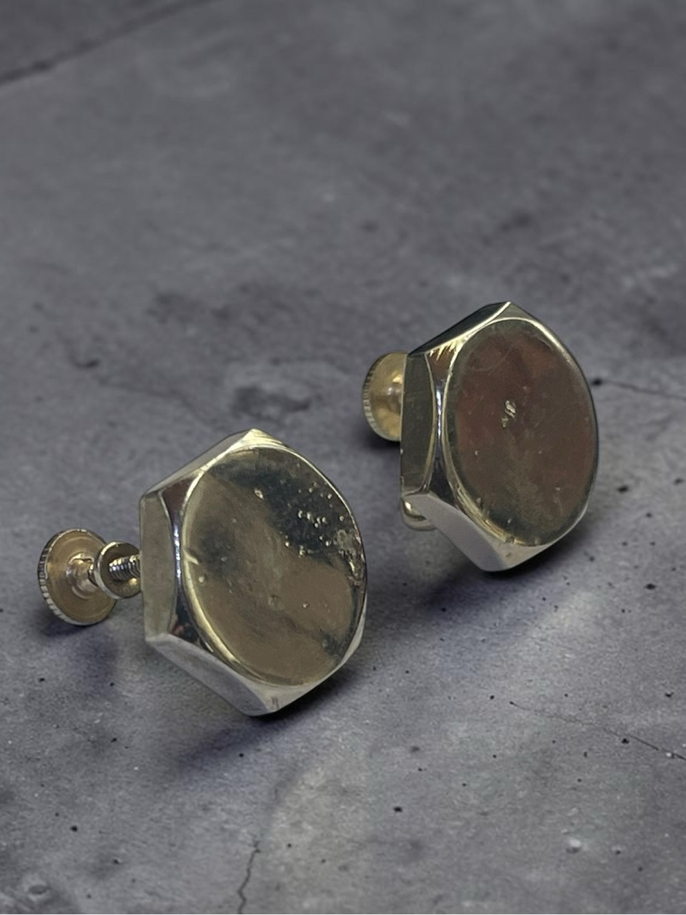 Lisner Gold Tone Hexagonal Screw Back Earrings Geometric Vintage